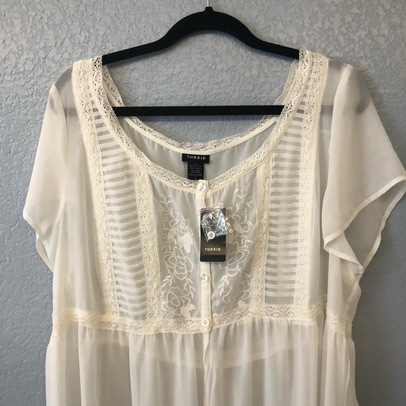 Torrid White High-Low Top - Picture 4 of 12